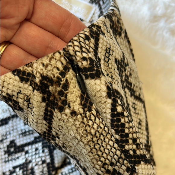 Stylish Michael Kors Snake Print Skirt - Black and Cream - Picture 8 of 8